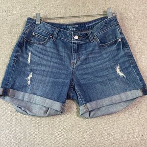 Jennifer Lopez (Boyfriend), Denim Jean Shorts. Size 2.